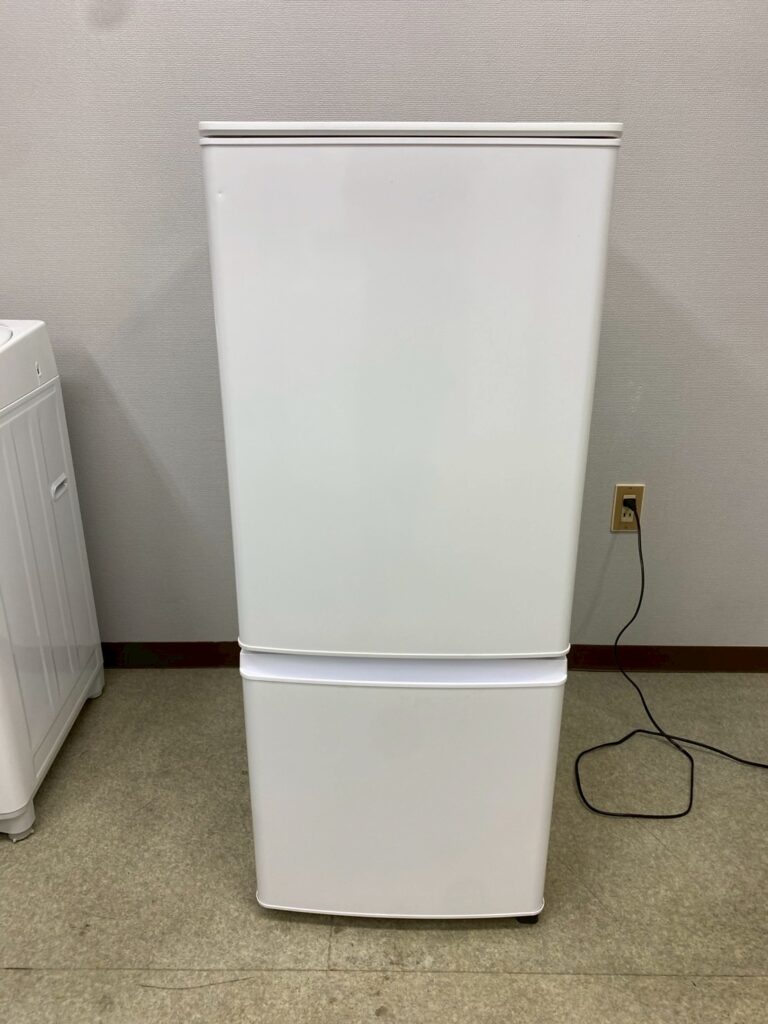 MITSUBISHIの2ドア冷蔵庫(MR-P15E2H)