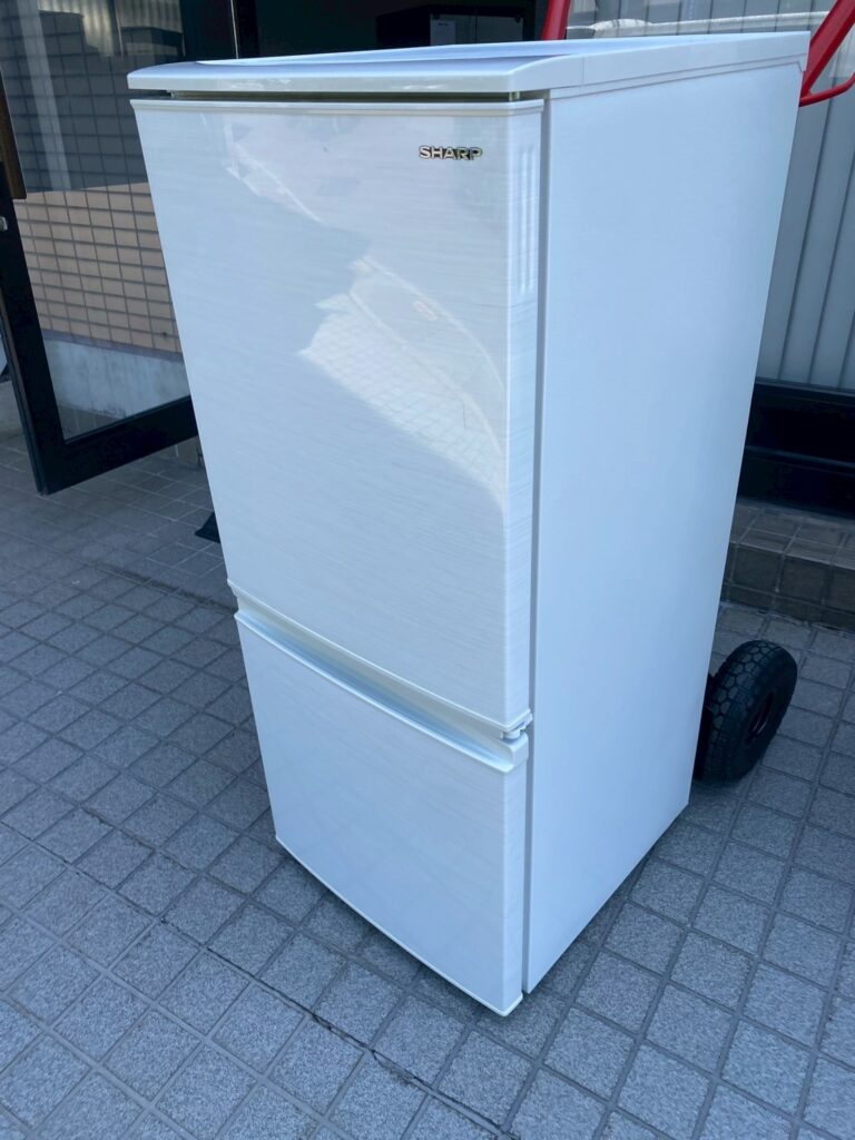 【2019年製】SHARP（シャープ）冷蔵庫 SJ-D14E-Wをさいたま市で出張買取（無料引取）