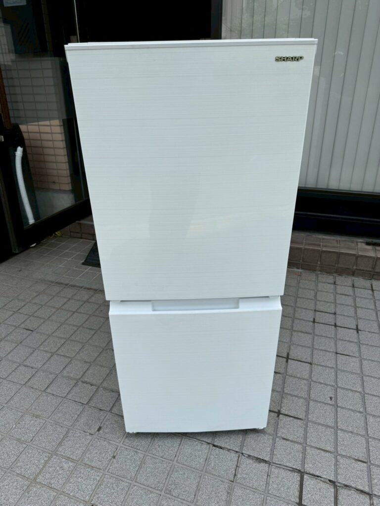 【2022年製】SHARP 2ドア冷蔵庫 SJ-D15H-Wを出張買取｜埼玉県蕨市