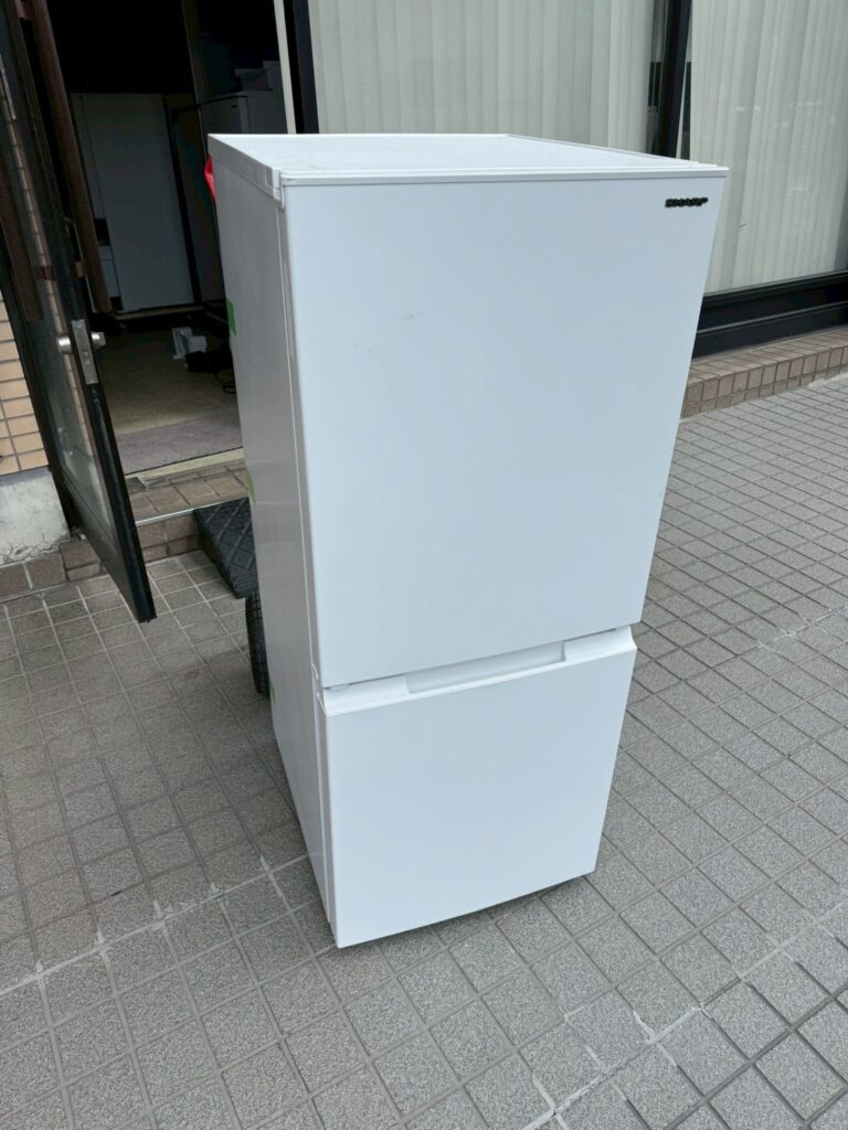 埼玉県和光市にてSHARPの2ドア冷蔵庫「SJ-D15J-W」を出張買取しました。
