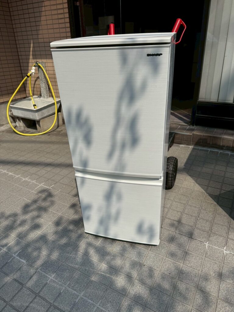 埼玉県さいたま市浦和区にてSHARP 2ドア冷蔵庫 SJ-D14E-W（2019年製）を出張買取しました