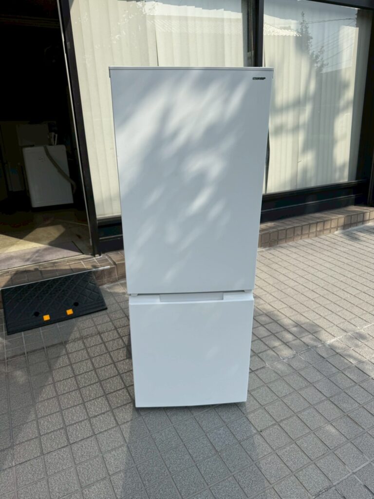 埼玉県川口市にてSHARP 2ドア冷蔵庫 SJ-D18P-W（2025年製）を16,000円で出張買取いたしました