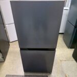 川口市でAQUA 2ドア冷蔵庫 AQR-17PBK（DS）2024年製を出張買取 正面に傷あり