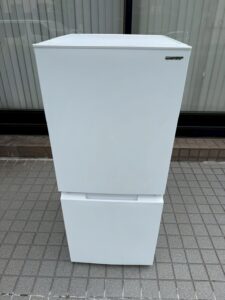 埼玉県川口市で出張買取シャープ（SHARP）の2ドア冷蔵庫 SJ-D15K-W、2024年製・152L