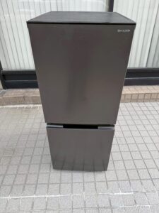 埼玉県川口市にてSHARP（シャープ）152L冷蔵庫を出張買取いたしました｜SJ-D15K-H 2024年製