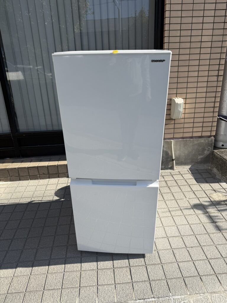 埼玉県川口市にてSHARP 152L冷蔵庫 SJ-D15JJ-W を出張買取いたしました