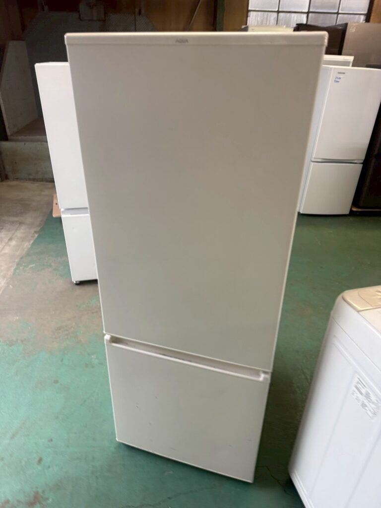 【東京都練馬区】AQUA 2ドア冷蔵庫 AQR-20K（W）（2021年製・201L）を出張買取しました｜正面凹み・庫内汚れありでも買取が実現