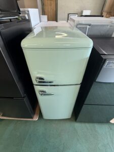 【東京都板橋区】アイリスオーヤマ レトロ冷凍冷蔵庫 PRR-122D-LG（2022年製・114L）を出張買取しました｜打痕多数でも他社より高値で買取が実現