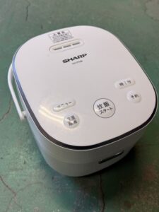【埼玉県草加市】SHARP ジャー炊飯器 KS-CF05B-W（2024年製・3合炊き）を出張買取しました｜状態良好で買取が実現