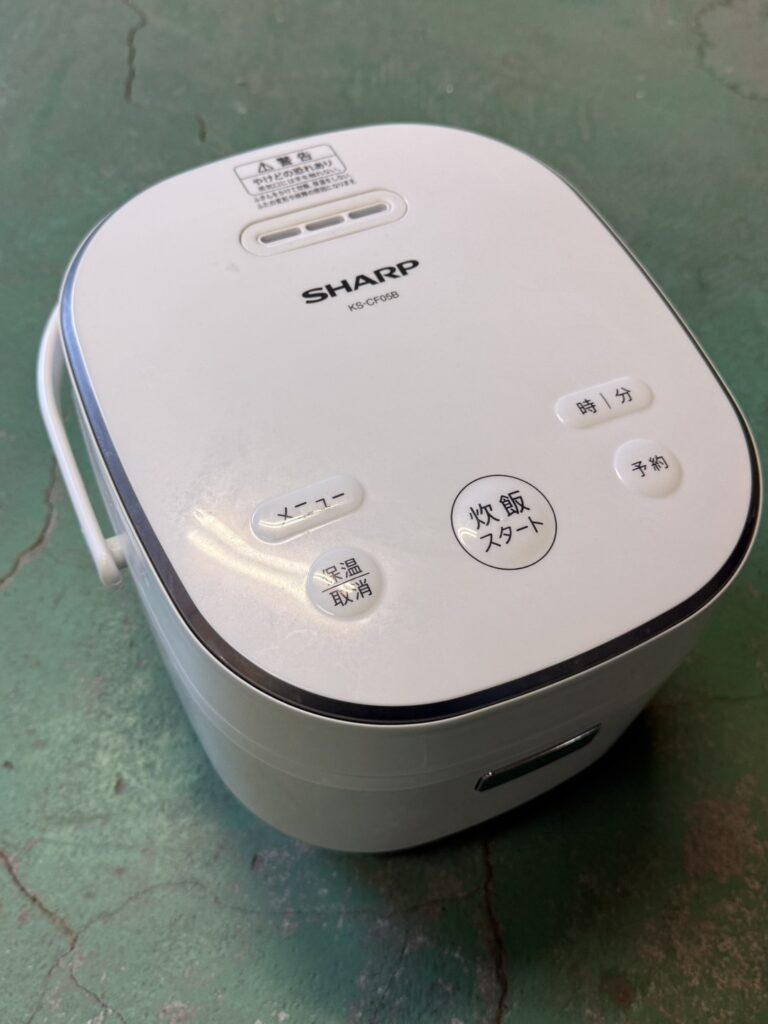 【埼玉県草加市】SHARP ジャー炊飯器 KS-CF05B-W（2024年製・3合炊き）を出張買取しました｜状態良好で買取が実現