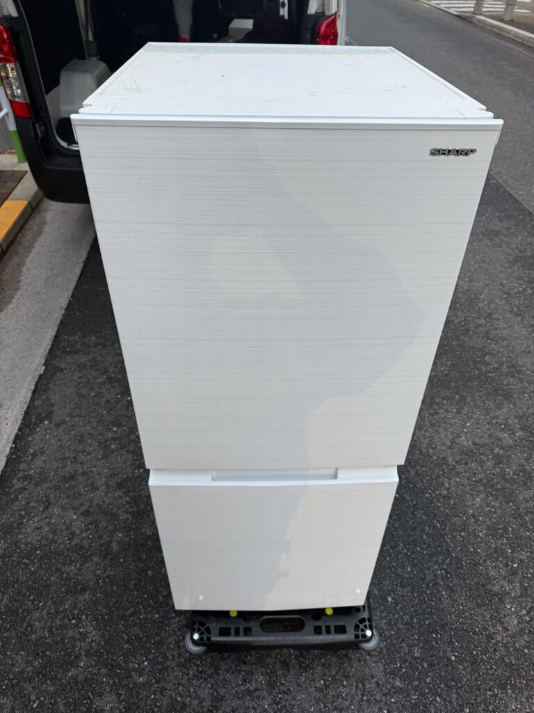 【埼玉県さいたま市】SHARP 2ドア冷凍冷蔵庫 SJ-D15G-W（2021年製・152L）出張買取｜状態良好で買取が実現