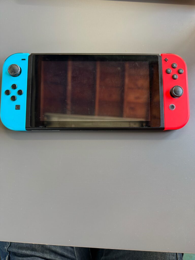 東京都中野区で任天堂Switch（有機ELモデル）を出張買取しました｜冷蔵庫の買取依頼からゲーム機の追加買取が実現