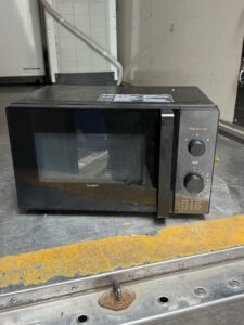 埼玉県川口市でComfee電子レンジ（CF-AM202-BK・2025年製）を出張買取しました｜電子レンジ1点でも出張買取が実現