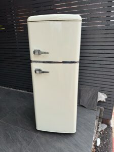 東京都中野区でアイリスオーヤマ冷蔵庫（PRR-122D-W・2024年製・114L）を出張買取｜レトロデザイン・状態完璧で上限買取が実現