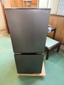 東京都北区でSHARP冷蔵庫（SJ-D15K-H・2024年製・152L）を出張買取｜正面引っかき傷ありでも減額最小限で買取が実現