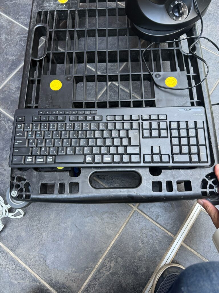 埼玉県さいたま市北区でELECOMワイヤレスキーボード（TK-FDM116SKBK）を出張買取しました｜パソコン周辺機器も家電とまとめて査定で買取が実現