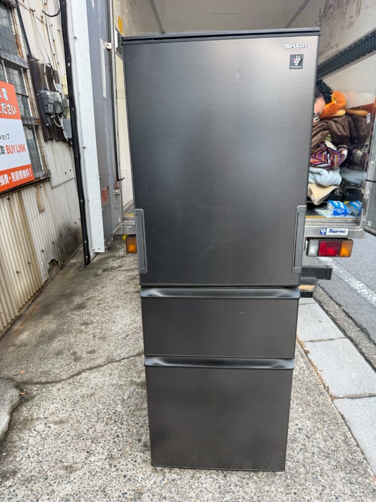 板橋区でSHARP3ドア冷蔵庫（SJ-PW37K-H・2024年製）を出張買取しました｜引越しに伴う買い替え