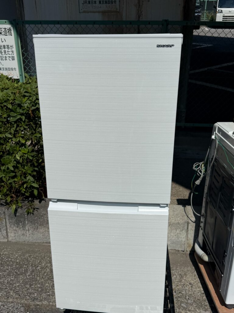 東京都北区でSHARP2ドア冷凍冷蔵庫（SJ-D15H-W・2022年製）を出張買取しました｜引越しに伴い買取と搬出をまとめて対応